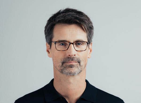 نظارات قراءة بسيطة بتصميم جديد وخفيفة الوزن