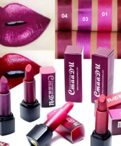 أحمر شفاه معدني يدوم طويلاً ومقاوم للماء